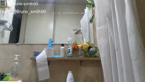 Snapshot of lacasadelosmunecosbq chatting on February 27, 3:39 am Bruno Smith online show from February 27, 3:39 am