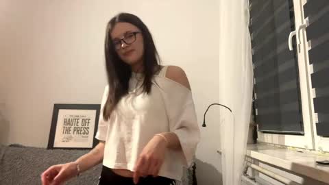 Emma online show from May 5, 8:06 pm