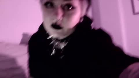 Snapshot of laceymarievelutina chatting on March 13, 4:41 am Lacey-Marie online show from March 13, 4:41 am