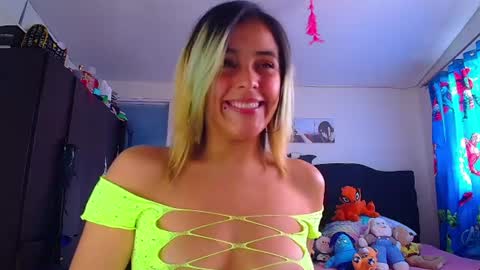 Snapshot of lacolombiana_bitch chatting on July 16, 7:53 pm Valentina online show from July 16, 7:53 pm