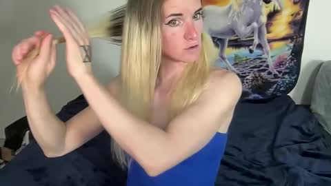 Snapshot of lacy8vankort chatting on May 18, 9:31 pm Lacy8Vankort online show from May 18, 9:31 pm