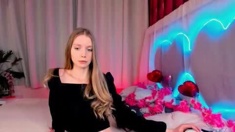 Snapshot of lada2k4 chatting on February 23, 7:17 am Lada online show from February 23, 7:17 am