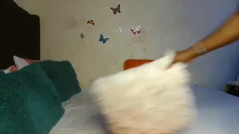 Snapshot of ladasha_montaz chatting on February 27, 8:36 am ladasha online show from February 27, 8:36 am