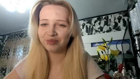 Snapshot of ladawnloser chatting on May 6, 11:43 pm Lada online show from May 6, 11:43 pm