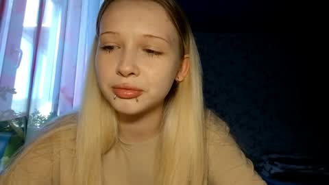 Snapshot of ladawnloser chatting on May 10, 11:21 pm Lada online show from May 10, 11:21 pm
