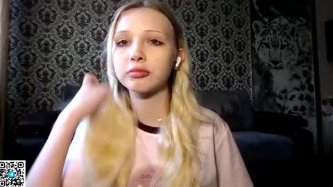 Snapshot of ladawnloser chatting on May 17, 12:08 am Lada online show from May 17, 12:08 am