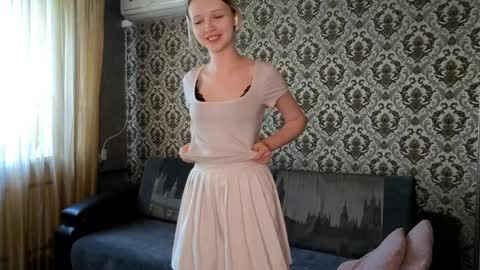 Snapshot of ladawnloser chatting on May 21, 11:34 pm Lada online show from May 21, 11:34 pm