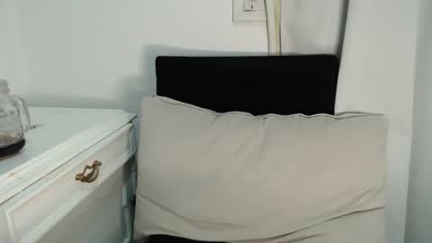 lady____a online show from December 24, 5:49 am