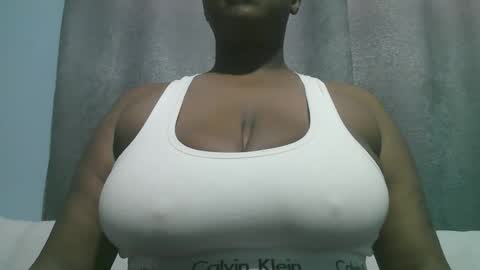 lady_dearra online show from October 31, 5:30 am