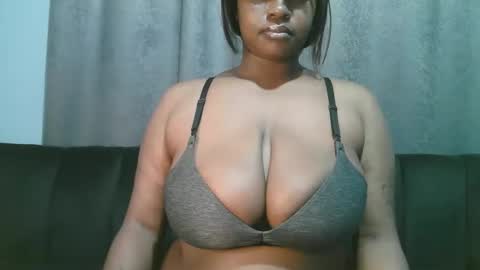 Snapshot of lady_dearra chatting on May 19, 3:02 am lady_dearra online show from May 19, 3:02 am