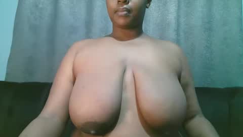 Snapshot of lady_dearra chatting on June 1, 2:24 am lady_dearra online show from June 1, 2:24 am