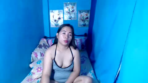 lady_in_bed69 online show from April 7, 10:31 pm