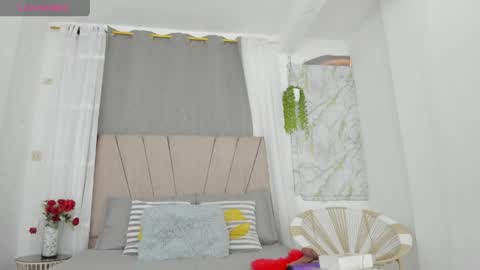 lady_miss___ online show from April 7, 12:05 pm