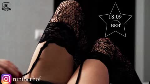 Snapshot of lady_ni chatting on February 11, 4:13 pm    700  1300 -5 online show from February 11, 4:13 pm