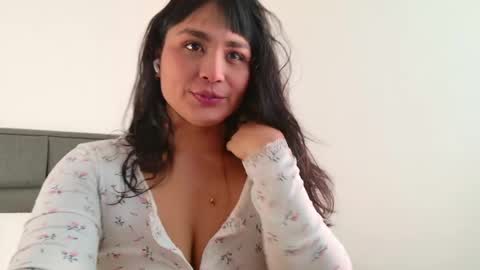 Snapshot of lady_ni chatting on May 13, 2:58 pm 700 1300 -5 online show from May 13, 2:58 pm