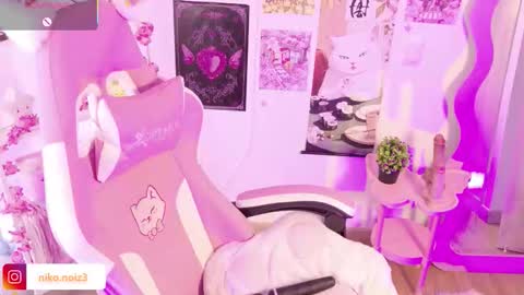 Lady  online show from February 21, 9:16 pm