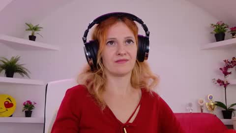 Sima Ladybigsmile online show from September 19, 6:37 am