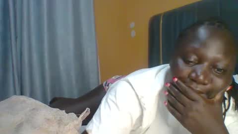 lindah32 online show from January 17, 8:12 pm