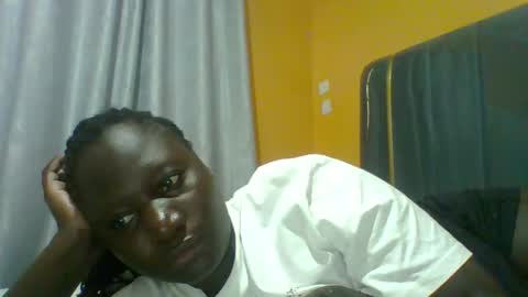 lindah32 online show from March 23, 2:32 pm