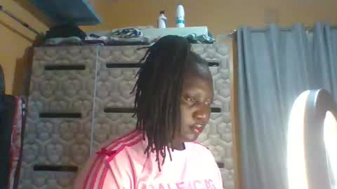 lindah32 online show from March 27, 7:02 pm