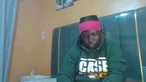 lindah32 online show from April 3, 2:20 am