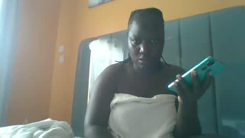 lindah32 online show from April 8, 12:38 pm