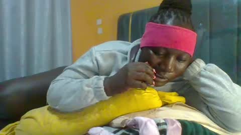 lindah32 online show from July 14, 2:05 am