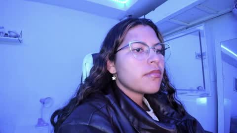  Lady  online show from April 8, 2:55 am