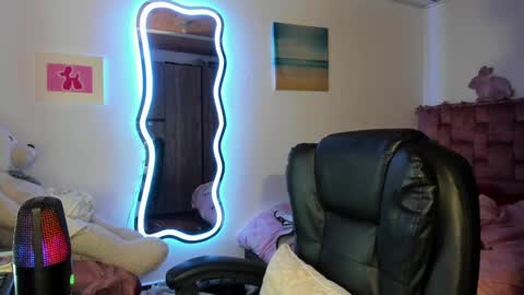 Snapshot of ladydanniela chatting on March 3, 7:43 am leidy daniela online show from March 3, 7:43 am