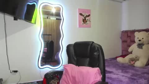 Snapshot of ladydanniela chatting on February 4, 2:06 am leidy daniela online show from February 4, 2:06 am