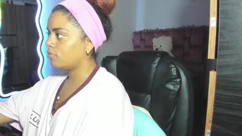 Snapshot of ladydanniela chatting on February 23, 11:57 pm leidy daniela online show from February 23, 11:57 pm