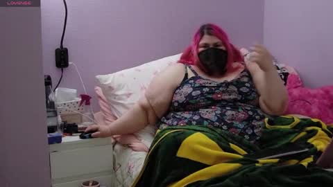 Snapshot of ladykitsunebig chatting on May 28, 7:00 pm ladykitsunebig online show from May 28, 7:00 pm