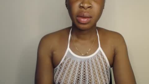 Snapshot of ladylilasexy chatting on April 21, 5:17 pm sexylila online show from April 21, 5:17 pm