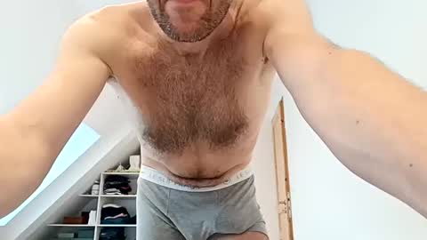 Snapshot of ladylover_1 chatting on December 13, 9:02 am ladylover_1 online show from December 13, 9:02 am