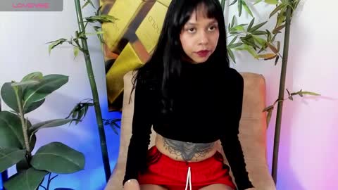 Snapshot of ladynemesis00 chatting on December 7, 2:31 am ladynemesis00 online show from December 7, 2:31 am