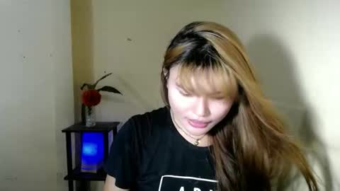 Snapshot of ladyofyou_dreamxoxo chatting on May 6, 2:40 am LILY online show from May 6, 2:40 am