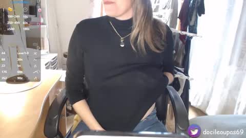 Lea online show from December 10, 2:39 pm