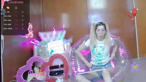 Snapshot of laflakita21 chatting on March 18, 12:47 am Skinnygirl online show from March 18, 12:47 am