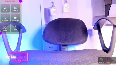 lahiam_smiiith online show from February 9, 7:19 pm