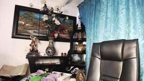 Snapshot of laia_hadid chatting on October 5, 10:40 pm laia_hadid online show from October 5, 10:40 pm