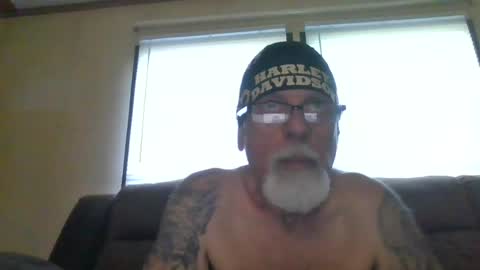 Snapshot of laidbackluxury chatting on June 23, 11:47 pm laidbackluxury online show from June 23, 11:47 pm