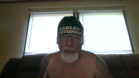 Snapshot of laidbackluxury chatting on June 24, 11:37 pm laidbackluxury online show from June 24, 11:37 pm