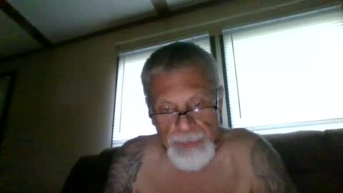 Snapshot of laidbackluxury chatting on June 30, 10:05 am laidbackluxury online show from June 30, 10:05 am