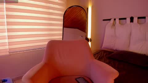 Snapshot of laila__sub chatting on February 26, 1:43 pm Laila online show from February 26, 1:43 pm