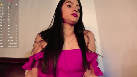 Snapshot of lailamayers chatting on May 22, 11:54 pm Laila online show from May 22, 11:54 pm