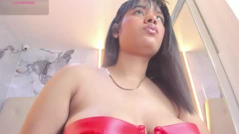 Snapshot of lailamorfy chatting on April 20, 11:35 am online show from April 20, 11:35 am