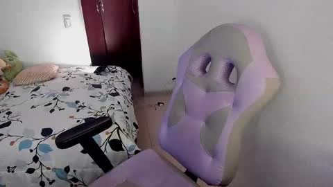 lain_t online show from October 27, 9:13 am