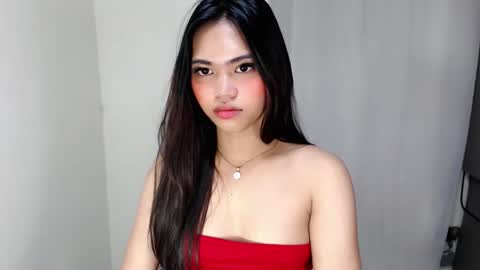 laire online show from April 4, 6:00 am