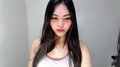 laire online show from April 5, 6:21 am