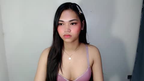 laire online show from May 20, 7:03 am